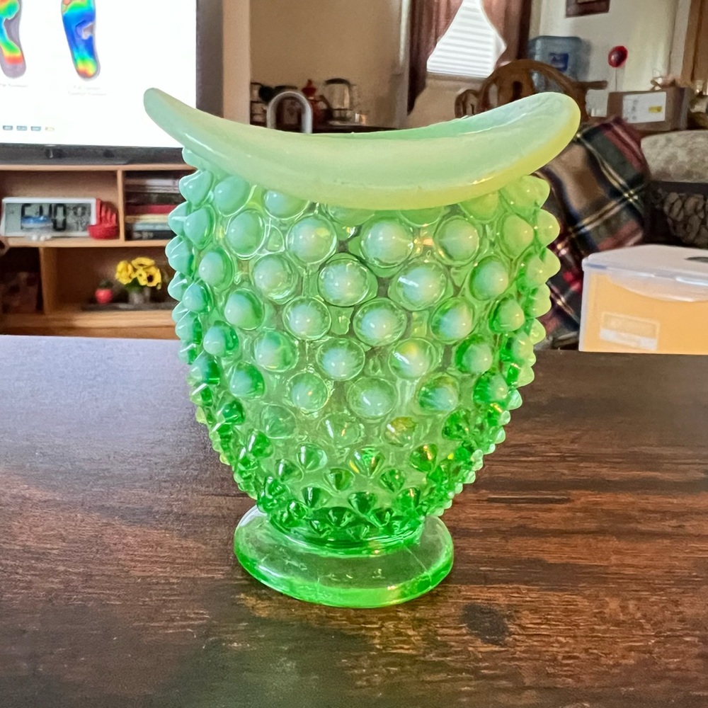 Vintage Fenton Opalescent Green Hobnail Vase Glows w/black light Uranium Glass